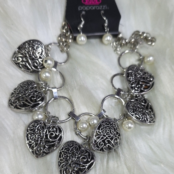 Paparazzi Silver and Pearl Statement Necklace Heart - Picture 6 of 7